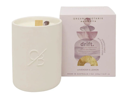 Organik botanik scented candle w/ crystal  - Drift
